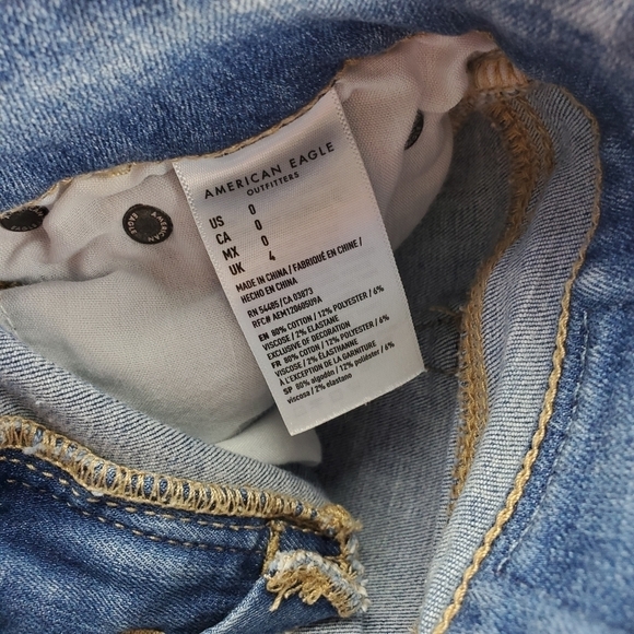 American Eagle Distressed Midi Shorts 0 - Picture 6 of 7